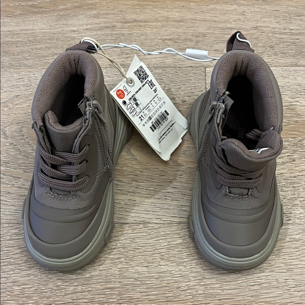 Kids Brown/tan Zara boots